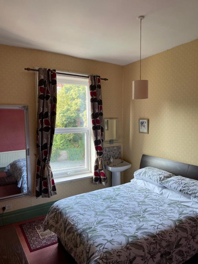 Chimneys Guest House Blackburn  Exterior photo
